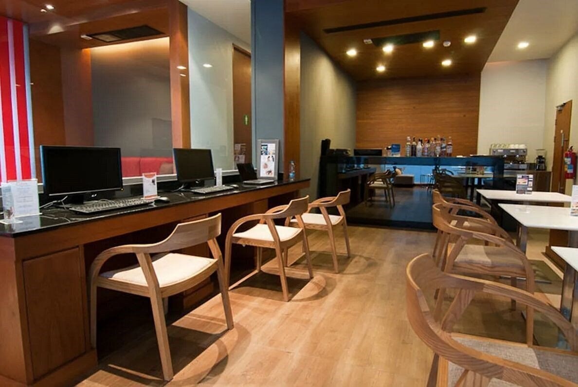 Апартаменти Citrus Heights 4*